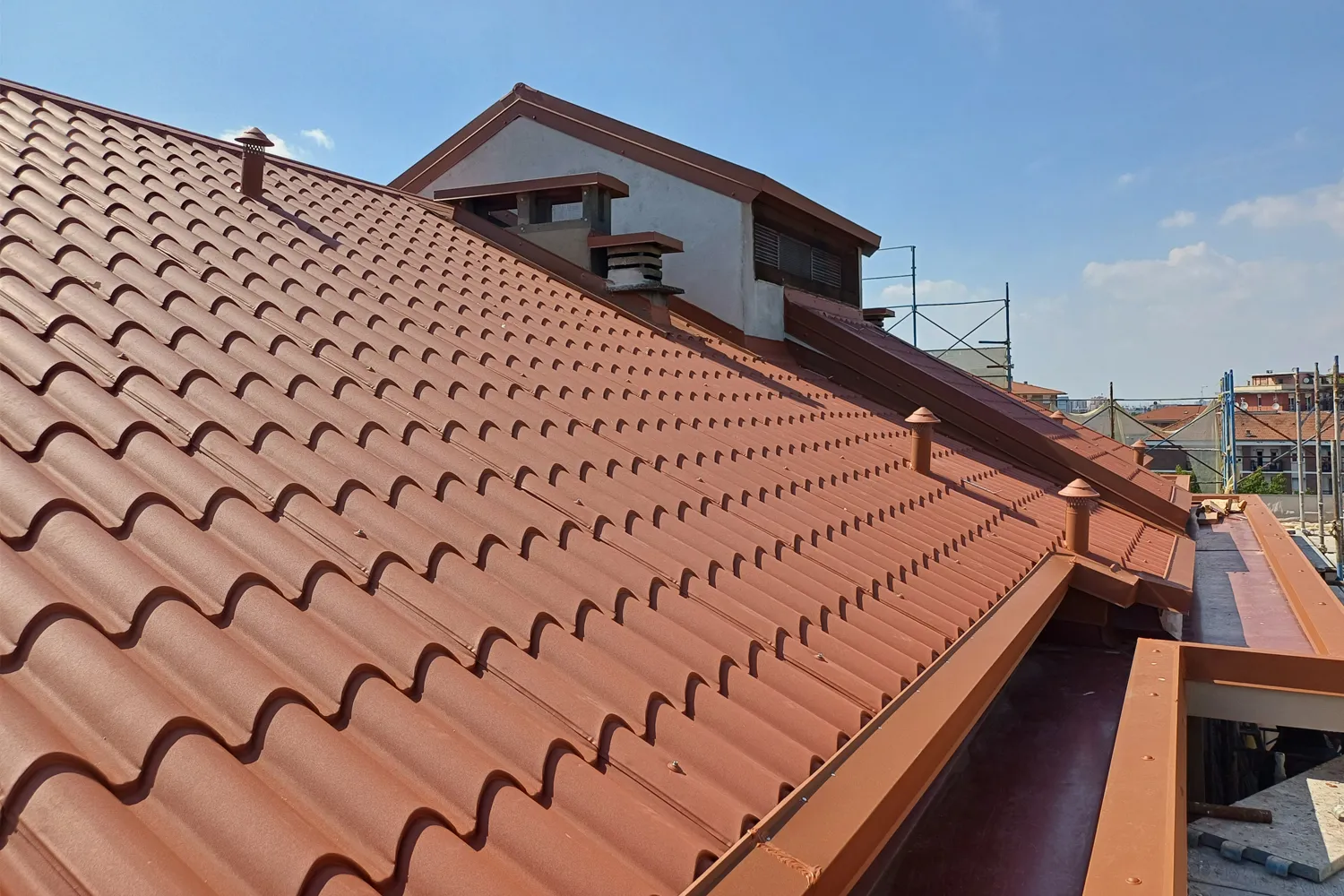 Condominio Milano — copertura realizzata da Emme-ci